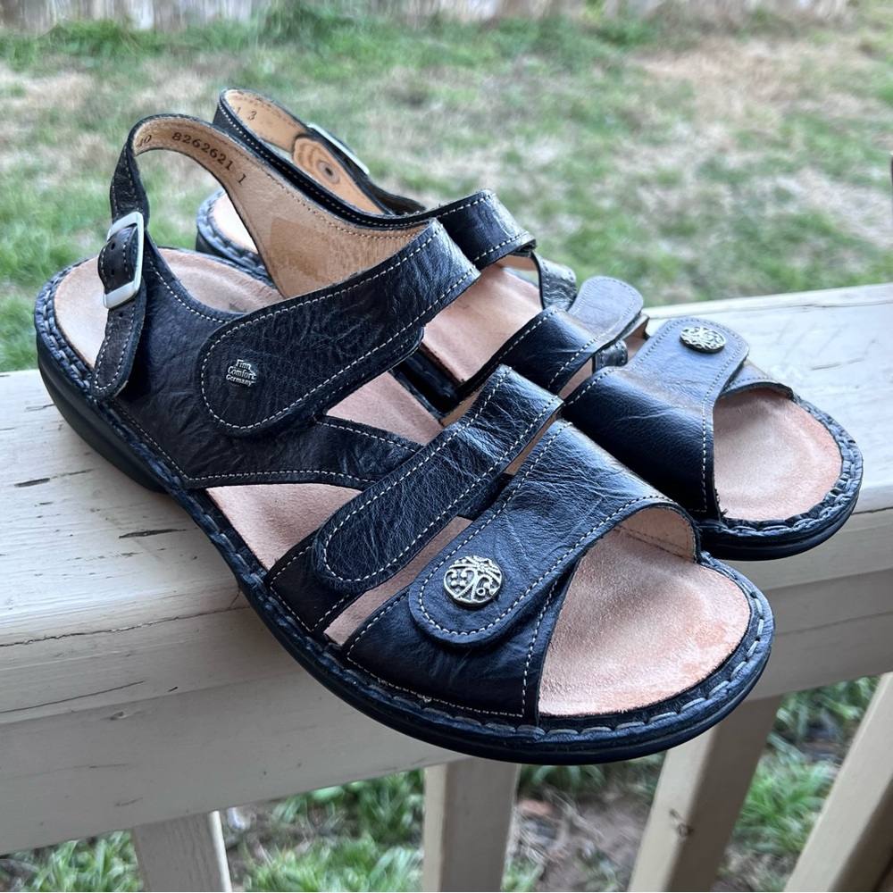 FINN COMFORT Black Leather Sandals 9/ 40 US